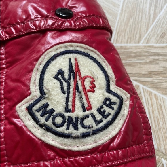 Luxury Moncler Red Woman's Down Jackets
Condition: Very Good
Size: 1(S) - Picture 3 of 10